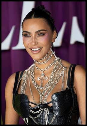 . 22 10 2025. London, United Kingdom. Kim Kardashian arriving at the All s Fair premiere in London.  xStephenxLockx xi-Imagesx IIM-26320-0029