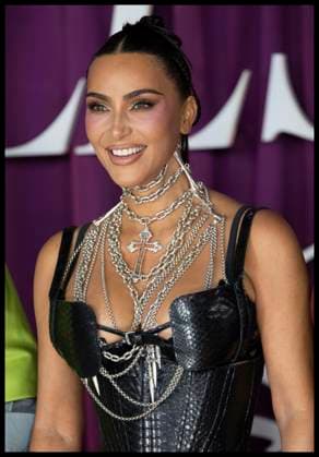 . 22 10 2025. London, United Kingdom. Kim Kardashian arriving at the All s Fair premiere in London.  xStephenxLockx xi-Imagesx IIM-26320-0033