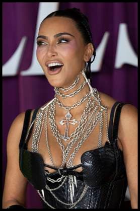 . 22 10 2025. London, United Kingdom. Kim Kardashian arriving at the All s Fair premiere in London.  xStephenxLockx xi-Imagesx IIM-26320-0037