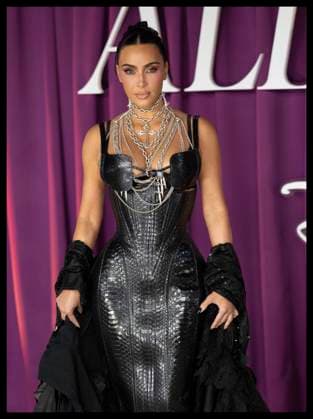 . 22 10 2025. London, United Kingdom. Kim Kardashian arriving at the All s Fair premiere in London.  xStephenxLockx xi-Imagesx IIM-26320-0040