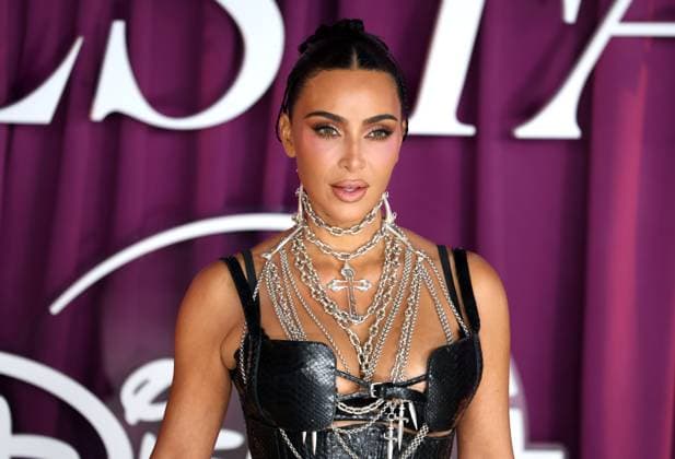 All s Fair London Premiere at Odeon Luxe Leicester Square in London - 22 Oct 2025 Kim Kardashian attends the All s Fair London Premiere at Odeon Luxe Leicester Square. London United Kingdom Copyright: xFredxDuvalx xSOPAxImagesx FD_Alls_Fair_08