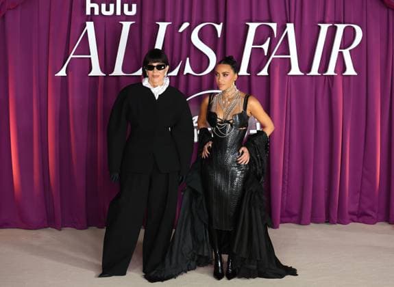 All s Fair London Premiere at Odeon Luxe Leicester Square in London - 22 Oct 2025 Kris Jenner and Kim Kardashian attend the All s Fair London Premiere at Odeon Luxe Leicester Square. London United Kingdom Copyright: xFredxDuvalx xSOPAxImagesx FD_Alls_Fair_13