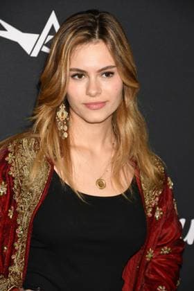 HOLLYWOOD, CALIFORNIA - OCTOBER 22: Natalia Safran at the 2025 AFI Fest opening night gala premiere of Springsteen: Deliver Me From Nowhere at TCL Chinese Theatre on October 22, 2025 in Hollywood, California Copyright: xJeffreyxMayerx xMediaPunchx