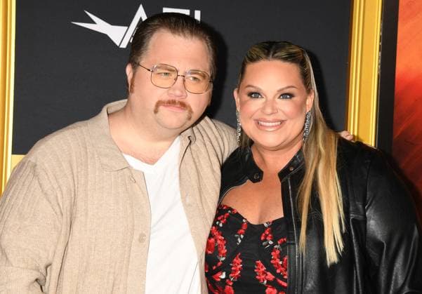 HOLLYWOOD, CALIFORNIA - OCTOBER 22:Paul Walter Hauser and Amy Boland Hauser at the 2025 AFI Fest opening night gala premiere of Springsteen: Deliver Me From Nowhere at TCL Chinese Theatre on October 22, 2025 in Hollywood, California Copyright: xJeffreyxMayerx xMediaPunchx