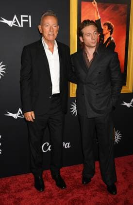 HOLLYWOOD, CALIFORNIA - OCTOBER 22:Bruce Springsteen and Jeremy Allen White at the 2025 AFI Fest opening night gala premiere of Springsteen: Deliver Me From Nowhere at TCL Chinese Theatre on October 22, 2025 in Hollywood, California Copyright: xJeffreyxMayerx xMediaPunchx