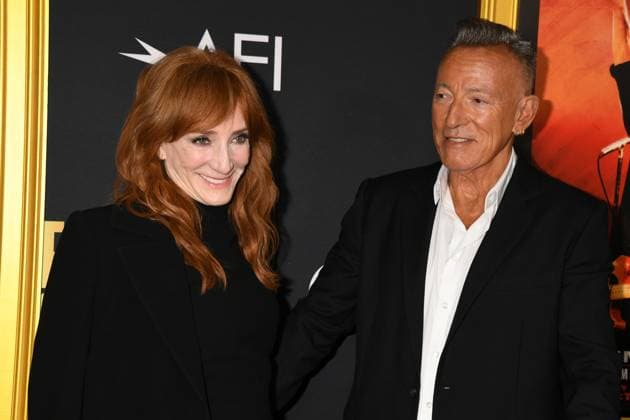 HOLLYWOOD, CALIFORNIA - OCTOBER 22: Bruce Springsteen and Patti Scialfa at the 2025 AFI Fest opening night gala premiere of Springsteen: Deliver Me From Nowhere at TCL Chinese Theatre on October 22, 2025 in Hollywood, California Copyright: xJeffreyxMayerx xMediaPunchx