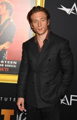 HOLLYWOOD, CALIFORNIA - OCTOBER 22:Jeremy Allen White at the 2025 AFI Fest opening night gala premiere of Springsteen: Deliver Me From Nowhere at TCL Chinese Theatre on October 22, 2025 in Hollywood, California Copyright: xJeffreyxMayerx xMediaPunchx