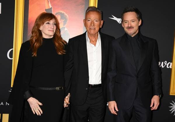 HOLLYWOOD, CALIFORNIA - OCTOBER 22: Patti Scialfa, Bruce Springsteen, and Scott Cooper at the 2025 AFI Fest opening night gala premiere of Springsteen: Deliver Me From Nowhere at TCL Chinese Theatre on October 22, 2025 in Hollywood, California Copyright: xJeffreyxMayerx xMediaPunchx