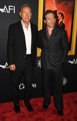 HOLLYWOOD, CALIFORNIA - OCTOBER 22: Bruce Springsteen and Jeremy Allen White at the 2025 AFI Fest opening night gala premiere of Springsteen: Deliver Me From Nowhere at TCL Chinese Theatre on October 22, 2025 in Hollywood, California Copyright: xJeffreyxMayerx xMediaPunchx