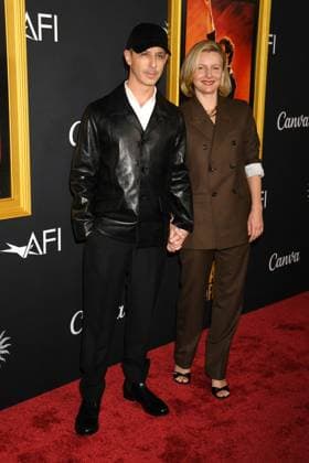 HOLLYWOOD, CALIFORNIA - OCTOBER 22: Jeremy Strong & Emma Wall at the 2025 AFI Fest opening night gala premiere of Springsteen: Deliver Me From Nowhere at TCL Chinese Theatre on October 22, 2025 in Hollywood, California Copyright: xJeffreyxMayerx xMediaPunchx