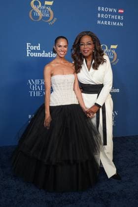 Entertainment Themen der Woche KW43 October 22, 2025, New York, New York, USA: MISTY COPELAND and OPRAH WINFREY attend the American Ballet Theater 2025 Fall Gala.Red Carpet Arrivals.David Geffen Hall, Lincoln Center, NYC.October 22, 2025. New York USA - ZUMAms4_ 20251022_faf_ms4_010 Copyright: xSoniaxMoskowitzxGordonx