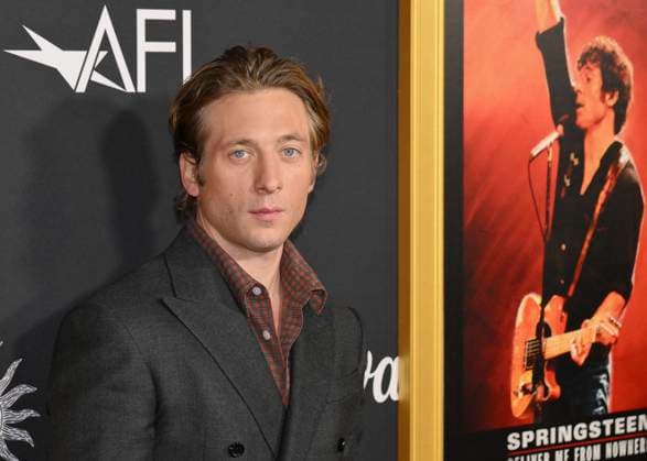 October 22, 2025, Hollywood, California, USA: American award-winning actor JEREMY ALLEN WHITE attends AFI FEST 2025 Opening Night Screening Presented By Canva of Springsteen: Deliver Me from Nowhere Hollywood USA - ZUMAb173 20251022_aap_b173_009 Copyright: xBillyxBennightx