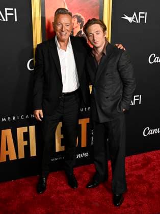 October 22, 2025, Hollywood, California, USA: American singer, songwriter, and guitarist BRUCE SPRINGSTEEN,Nicknamed the Boss , and American award-winning actor JEREMY ALLEN WHITE attend AFI FEST 2025 Opening Night Screening Presented By Canva of Springsteen: Deliver Me from Nowhere Hollywood USA - ZUMAb173 20251022_aap_b173_010 Copyright: xBillyxBennightx