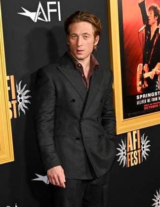 October 22, 2025, Hollywood, California, USA: American award-winning actor JEREMY ALLEN WHITE attends AFI FEST 2025 Opening Night Screening Presented By Canva of Springsteen: Deliver Me from Nowhere Hollywood USA - ZUMAb173 20251022_aap_b173_027 Copyright: xBillyxBennightx