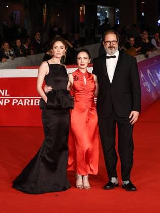 Rome Cinema Fest 2025, day 9 - Red carpet for the film If I Had Legs I d Kick You. Pictured: Rose Byrne, Mary Bronstein, and Andrea Romeo  Copyright: xMarcoxProvvisionatox xipa-agency.netx xDxAvanzo Landi Provvisionatox IPA_Agency_IPA66981904