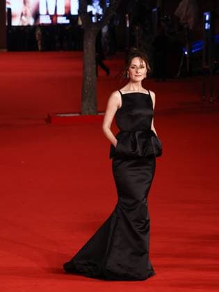: Rome Cinema Fest 2025 day 9 - Red carpet for the film If I Had Legs I d Kick You. Pictured: Rose Byrne  - ZUMAp169 20251023_zea_p169_1122 Copyright: xMarcoxProvvisionatox