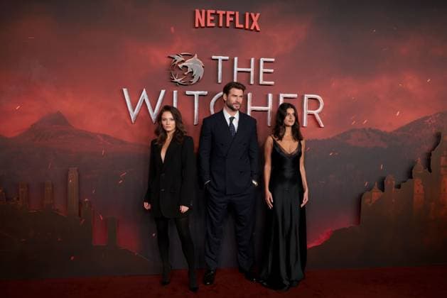 The Witcher season 4 global premiere, Curzon Mayfair cinema,London, UK on 23rd October 2025 Freya Allan, Liam Hemsworth and Anya Chalotra at The Witcher season 4 global premiere, Curzon Mayfair cinema,London, UK on 23rd October 2025, Credit:James Shaw Avalon UNITED KINGDOM, LONDON, London Copyright: xJamesxShawx xAvalonx 1047693245