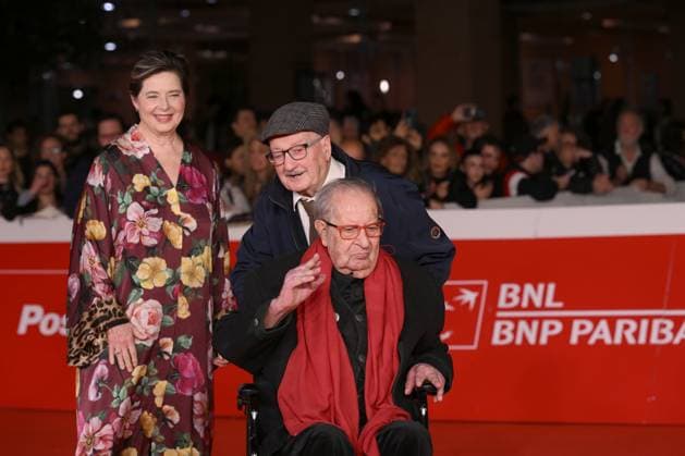 20th Rome Film Festival, red carpet for the film Roberto Rossellini, More Than a Lifetime Rome Film Fest, 20th edition, red carpet for the film Roberto Rossellini, More Than a Life. In the photo Isabella Rossellini e Tinto Brass. . Rome, Italy 23 October 2025, Credit:Maria Laura Antonelli Avalon Italy, Rome  Copyright: xMariaxLauraxAntonellix xAvalonx 1047683528