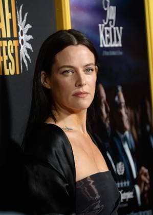 Jay Kelly Premiere - Los Angeles, USA LOS ANGELES, USA. October 23, 2025: Riley Keough at the AFI FEST premiere for Jay Kelly at the TCL Chinese Theatre. Los Angeles CA USA  Copyright: xPaulxSmith Featureflashx
