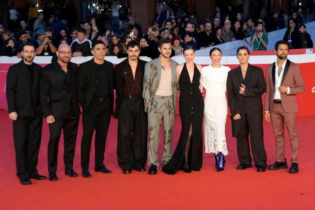 Gennaro Di Colandrea, Raiz, Simon Rizzoni, Juan Daniel Straube, Andrea Arcangeli, Lyda Patitucci, Maria Esposito, Silvia Uras and Jean Michael Sinisterra Munoz at the premiere of the feature film Io sono Rosa Ricci at the 20th International Film Festival of Rome Festa del Cinema di Roma 2025 at the Auditorium Parco della Musica Rome, 23 10 2025 Foto:xA.xM.xTinghinox xFuturexImagex rosa_5045