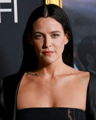 October 23, 2025, Hollywood, California, USA: Emmy-nominated actress and producer RILEY KEOUGH attends AFI FEST Presented By Red Carpet Premiere of Jay Kelly Hollywood USA - ZUMAb173 20251023_aap_b173_011 Copyright: xBillyxBennightx