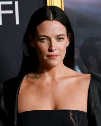 October 23, 2025, Hollywood, California, USA: Emmy-nominated actress and producer RILEY KEOUGH attends AFI FEST Presented By Red Carpet Premiere of Jay Kelly Hollywood USA - ZUMAb173 20251023_aap_b173_017 Copyright: xBillyxBennightx