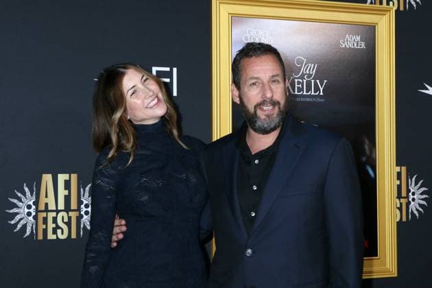 USA - 2025 AFI FEST - Jay Kelly Premiere - Los Angeles LOS ANGELES - OCT 23: Jackie Sandler, Adam Sandler at the 2025 AFI FEST - Jay Kelly Premiere at the TCL Chinese Theater IMAX on October 23, 2025 in Los Angeles, CA Los Angeles CA USA  Copyright: xKathyxHutchinsx xHutchinsxPhotox