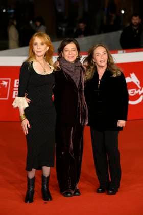 20th Edition of Rome Film Fest Red Carpet of the movie -Desperately Seeking Susan- Auditorium Parco della Musica - Rome, Italy Rosanna Arquette;Paola Malanga;Susan Seidelman 20th Edition of Rome Film Fest Red Carpet of the movie -Desperately Seeking Susan- Auditorium Parco della Musica - Rome, Italy 23rd October 2025  Copyright: xAlfonsoxCatalano SGPx