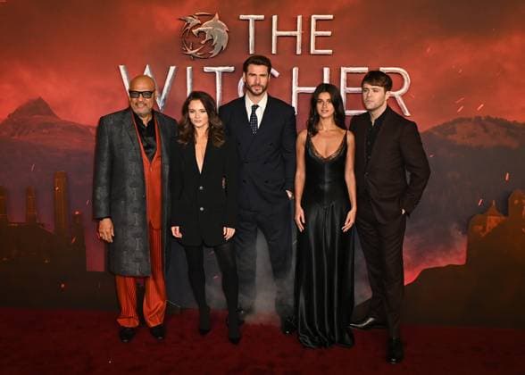 Entertainment Themen der Woche KW43 Laurence Fishburne, Freya Allan, Liam Hemsworth, Anya Chalotra and Joey Batey attends The Witcher Season Four Global Premiere at the Curzon Mayfair in London, England. UK. Thursday 23rd October 2025 Copyright: xJamesxWarrenx THE WITCHER-SEASON 4 GLOBAL PREMIERE 18