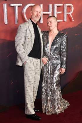 Tomasz Baginski with companion at the world premiere of the 4th season of the Netflix series The Witcher at Curzon Mayfair London, 23 10 2025 Foto:xS.xVasx xFuturexImagex witcher_5011