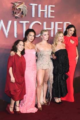 Luisa Guirreiro, Anna Shaffer, Joelle Rae, Therica Wilson Read and Mecia Simson at the world premiere of season 4 of the Netflix series The Witcher at Curzon Mayfair London, 23 10 2025 Foto:xS.xVasx xFuturexImagex witcher_5034