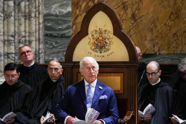 King Charles III and Queen Camilla visit to the Holy See, Day 2, Visiting Papal Basilica and Abbey of St. Paul s Outside the Walls, Rome, Italy - 23 Oct 2025 King Charles III and Queen Camilla visit the Papal Basilica and Abbey of St. Paul s Outside the Walls to attend an ecumenical service in recognition of His Majesty becoming Royal Confrater of the Abbey of St Paul s. The Children of the Choir of His Majesty s Chapel Royal and the Choir of St. George s Chapel, Windsor, will perform. Rome, Italy 23 Oct 2025 Local Caption ROME, I - OCTOBER 23: King Charles III and Queen Camilla leave St. Paul Basilica after an ecumenical Service of Prayer on October 23, 2025 in Rome, Italy. During this historic State Visit, King Charles III and Queen  Copyright: xFrancoxOrigliax xAvalonx 1047779972