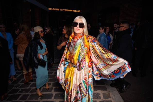 MELBOURNE FASHION WEEK 2025, Guests and arrivals ahead of Student Collections runwayMelbourne Fashion Week at Younghusband, Melbourne, Friday, October 24, 2025. ( NO ARCHIVING MELBOURNE VICTORIA AUSTRALIA  Copyright: xNADIRxKINANIx 20251024123630989589