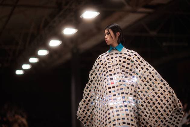 MELBOURNE FASHION WEEK 2025, Model during Student Collections runwayMelbourne Fashion Week at Younghusband, Melbourne, Friday, October 24, 2025. ( NO ARCHIVING MELBOURNE VICTORIA AUSTRALIA  Copyright: xNADIRxKINANIx 20251024123135700076