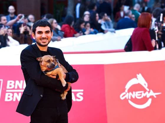 Entertainment Bilder des Tages Rome Cinema Fest 2025, evening 11 - Red Carpet for the film Tienimi Presente. Pictured: Alberto Palmiero with his dog Jonny.  Copyright: xMarcoxProvvisionatox xipa-agency.netx xDxAvanzo Provvisionatox IPA_Agency_IPA67016936