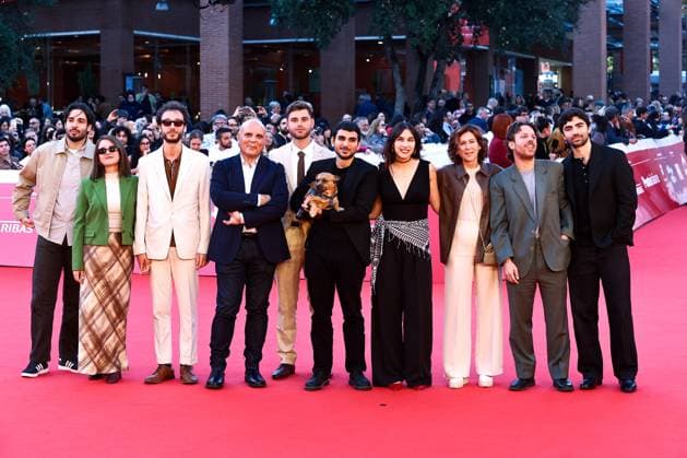 Rome: Rome Cinema Fest 2025, evening 11 - Red Carpet for the film Tienimi Presente. Pictured is Alberto Palmiero with Jonny the Dog and the cast. Rome  - ZUMAp169 20251024_zea_p169_903 Copyright: xMarcoxProvvisionatox
