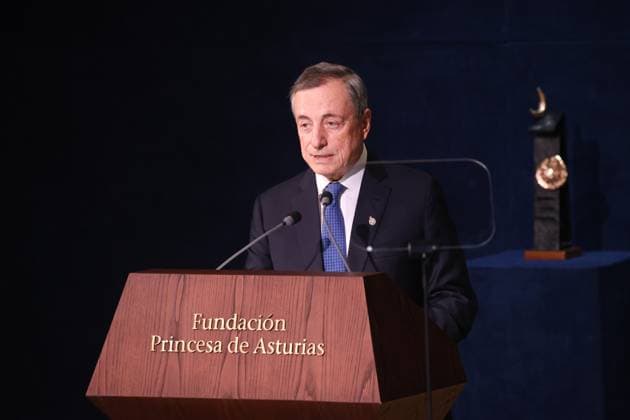 2025 Princess of Asturias Awards Presentation Ceremony Mario Draghi, 2025 Princess of Asturias Award for International Cooperation, during the 2025 Princess of Asturias Awards Ceremony held at the Campoamor Theatre, on October 24, 2025, in Oviedo Spain he Princess of Asturias Foundation has designed an extensive program of more than seventy cultural activities for the forty-fifth edition of the Princess of Asturias Awards, under the name of Awards Week, The program includes concerts, film series, exhibitions, art installations and group workshops The laureates will be the protagonists of meetings with the public, meetings with experts in their respective fields and activities with students from various schools in Asturias FAMOSOSOS PREMIOS Copyright: xRaulxTerrelx 7053481