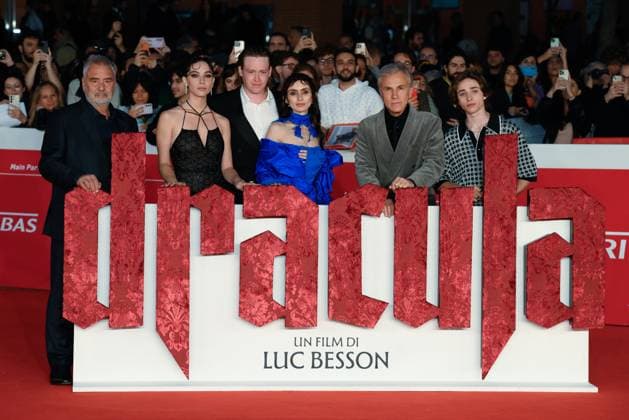 News - Festa del Cinema di Roma 2025 Luc Besson, Matilda De Angelis, Caleb Landry Jones, Zoe Bleu Sidel, Christoph Waltz and Raphael Luce attend the red carpet of the movie Dracula  during the 20th Rome Film Fest at Auditorium Parco della Musica on October 24, 2025 in Rome, Italy. Rome Auditorium Parco della Musica Italy Copyright: xFabrizioxCorradettix xLiveMediax LPN_2098991
