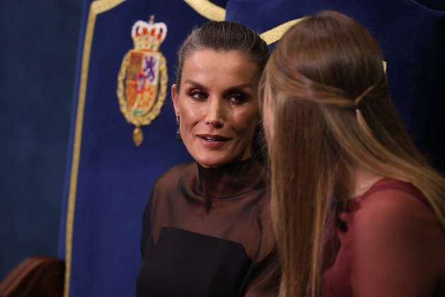 Princess of Asturias Awards Ceremony 2025 Queen Letizia and Infanta Sofia during the Princess of Asturias Awards Ceremony 2025 held at the Campoamor Theater, on October 24, 2025, in Oviedo Spain The Princess of Asturias Foundation has designed an extensive program of more than seventy cultural activities for the forty-fifth edition of the Princess of Asturias Awards Under the name Princess of Asturias Awards Week , The program includes concerts, film series, exhibitions, art installations and collective workshops The laureates will be the protagonists of meetings with the public, meetings with experts in their respective fields and activities with students from various schools in Asturias FAMOSOSOS PREMIOS PRINCESA DE ASTURIAS Raú Oviedo O  Copyright: xRaulxTerrelx 7053553