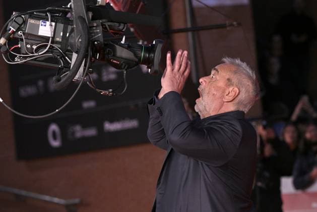 Entertainment Themen der Woche KW43 Entertainment Bilder des Tages 20th Rome Film Festival, red carper for the movies Dracula, l amore perduto Luc Besson arrives on the red carpet for the screening of the movie Dracula (Dracula - L amore perduto) at the 20th annual Rome Film Fest, in Rome, Italy, 24 October 2025, Credit:Maria Laura Antonelli Avalon Italy, Rome  Copyright: xMariaxLauraxAntonellix xAvalonx 1047874563