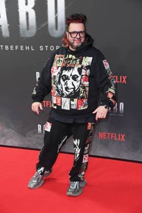 Oliver Polak at the premiere of the Netflix documentary highlight BABO DIE HAFTBEFEHL STORY in the Astor Film Lounge in Berlin on 24 10 2025