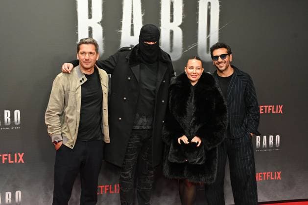 Paco Luca Nitsche, rapper Haftbefehl Aykut Anhan and his wife Nina Anhan and Elyas M Barek at the Babo The Haftbefehl Story Netflix documentary premiere on 24 10 2025 at the Astor Film Lounge in Berlin Babo Netflix Premiere in Berlin