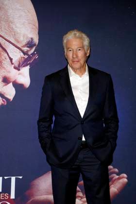 Wisdom of Happiness , film presentation at the Kulturbrauerei, Berlin, 24 10 2025 Richard Gere at a photocall before the presentation of the documentary film about the life of the Dalai Lama, WISDOM OF HAPPINESS of which he is executive producer, at the Kulturbrauerei in Berlin on 24 10 2025 Berlin Kulturbrauerei Copyright: xAnitaxBuggex