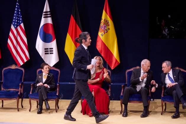 October 24, 2025, Oviedo, Oviedo, Spain: BYUNG-CHUL HAN attends the Princesa de Asturias Awards 2025 ceremony Oviedo Spain - ZUMAc260 20251024_zep_c260_050 Copyright: xMikexChicorrox