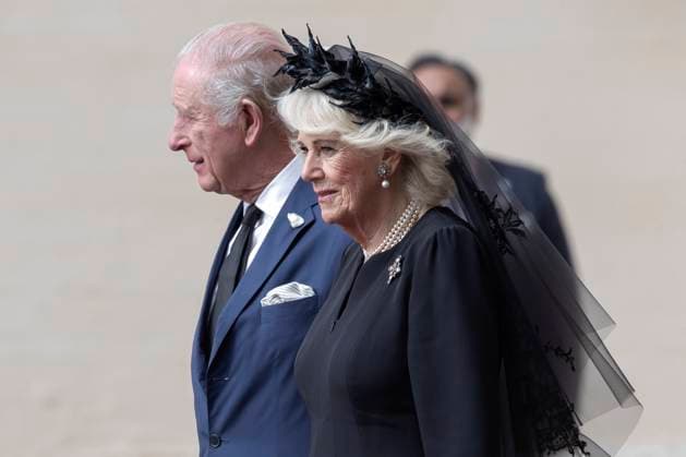British Monarch Meets Pope Britain s King Charles III and Queen Camilla arrive at San Damaso courtyard at the Vatican where they will meet with Pope Leo XIV on October 23, 2025. The visit marks a historic moment in relations between the Catholic Church and the Anglican Church. For the first time in 500 years, a pontiff and a head of the Anglican Church pray together. Vatican City Vatican City Vatican Copyright: xMariaxGraziaxPicciarellax