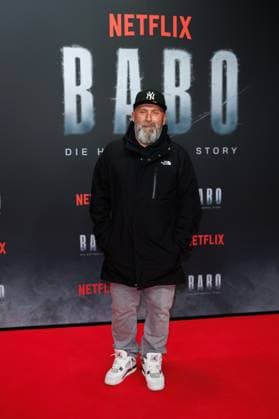 Premiere - BABO - Die Haftbefehl Story - Niko Backspin bei der Premiere desr Netflix Doku BABO - Die Haftbefehl Story im Astor Film Lounge am 22.10.2025 in Berlin. Copyright: xEventpressxKochanx