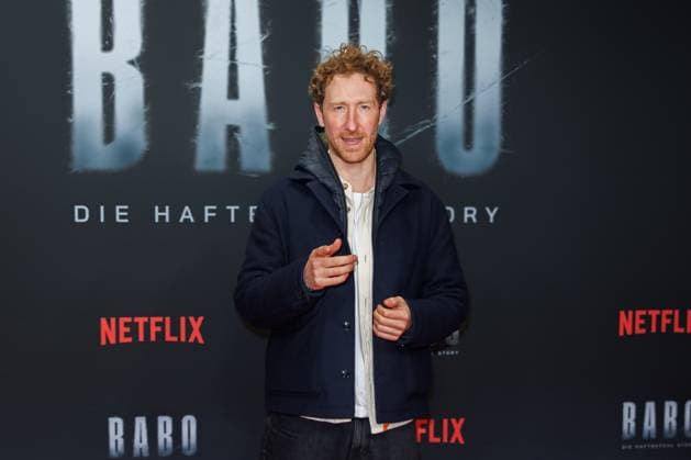 Premiere - BABO - Die Haftbefehl Story - Louis Klamroth bei der Premiere desr Netflix Doku BABO - Die Haftbefehl Story im Astor Film Lounge am 22.10.2025 in Berlin. Copyright: xEventpressxKochanx