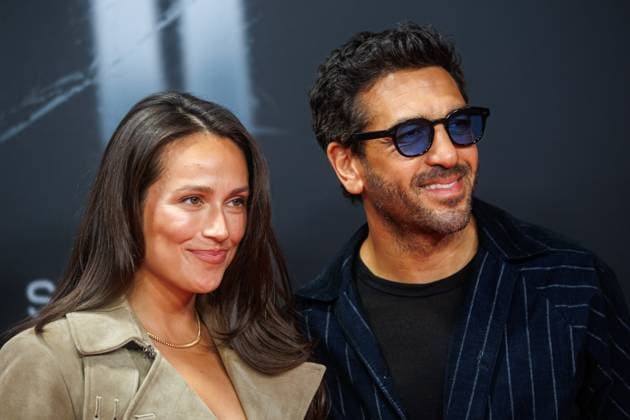 Premiere - BABO - Die Haftbefehl Story - Jessica Riso M Barek und Elyas M Barek bei der Premiere desr Netflix Doku BABO - Die Haftbefehl Story im Astor Film Lounge am 22.10.2025 in Berlin. Copyright: xEventpressxKochanx