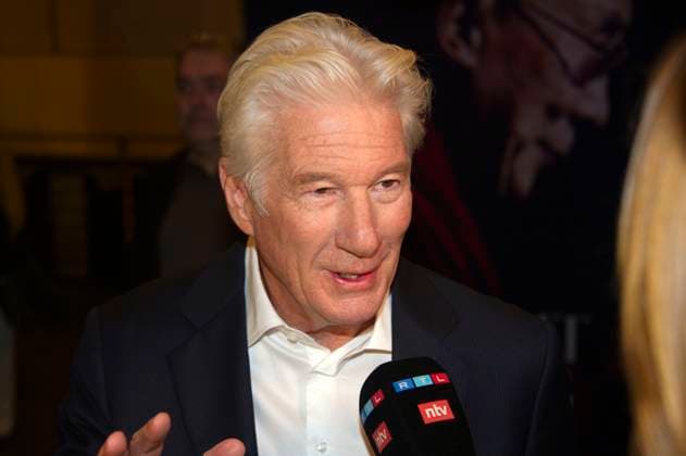 Richard Gere at the premiere of the documentary Wisdom of Happiness at the cinema in the Kulturbrauerei Berlin, 24 10 2025 Foto:xC.xBehringx xFuturexImagex gere_5002