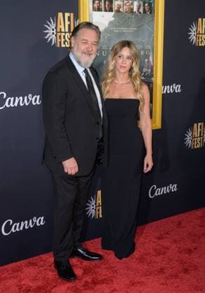 Nuremberg Premiere - Los Angeles, USA LOS ANGELES, USA. October 24, 2025: Russell Crowe & Britney Theriot at the AFI FEST premiere for Nuremberg at the TCL Chinese Theatre. Los Angeles CA USA  Copyright: xPaulxSmith Featureflashx